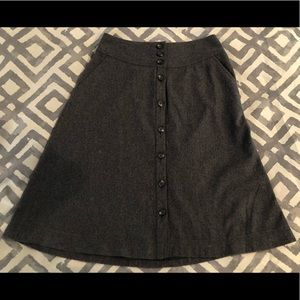 EUC Banana Republic button skirt - Sz 2